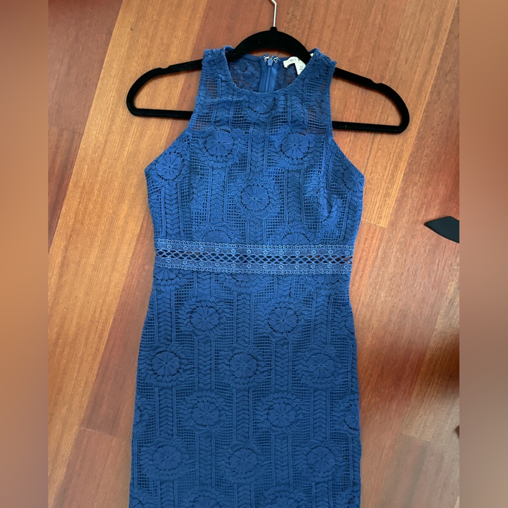 Francesca’s | halter blue lace bodycon dress